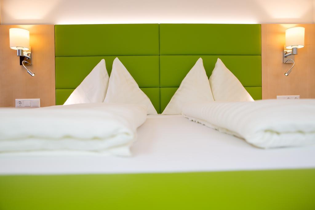 Hotel Restaurant Thadeushof Techelsberg Zewnętrze zdjęcie